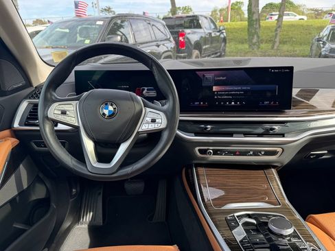 Used 2024 BMW X7 xDrive40i AWD/4WD image 13