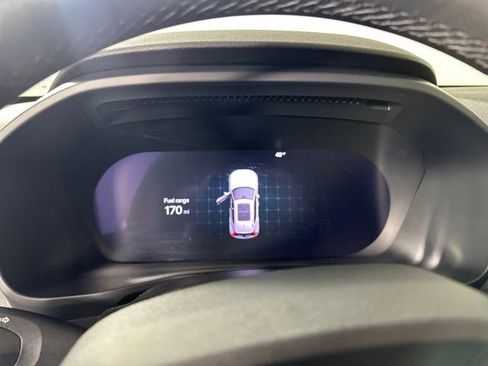 Used 2024 Volvo XC40 B5 Plus w/ Climate Package image 17