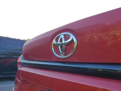 Used 2021 Toyota Corolla LE FWD image 6