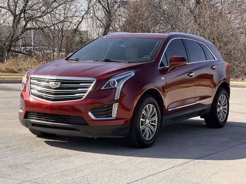 Used 2018 Cadillac XT5 Luxury w/ Driver Awareness Package image 9