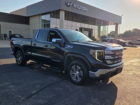 Used 2022 GMC Sierra 1500 SLE w/ X31 Off-Road Package AWD/4WD image 1