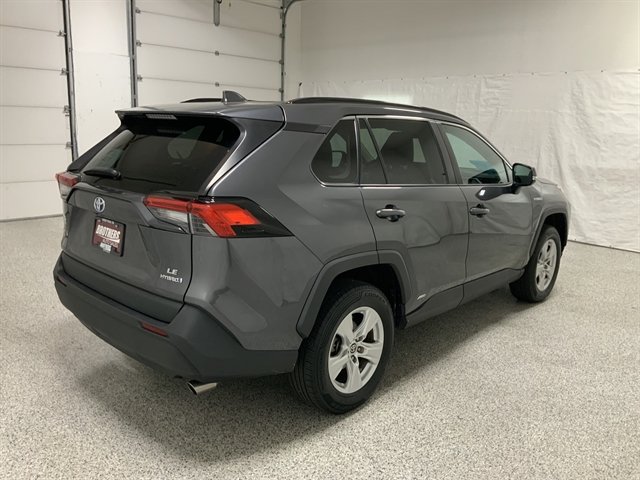 Used 2021 Toyota RAV4 LE AWD/4WD image 5