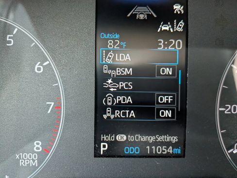Used 2024 Toyota Corolla LE w/ LE Convenience Package FWD image 16