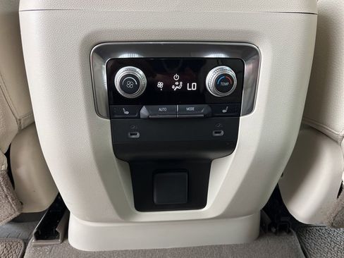 Certified 2021 GMC Yukon Denali image 24