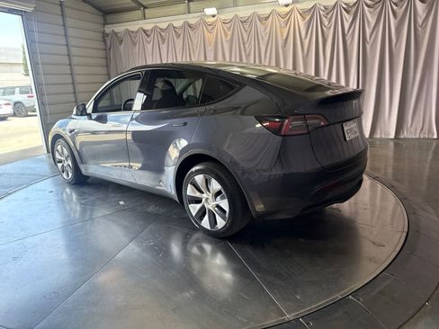 Used 2023 Tesla Model Y Long Range AWD/4WD image 7