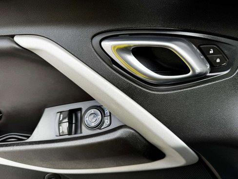 Used 2019 Chevrolet Camaro SS image 21