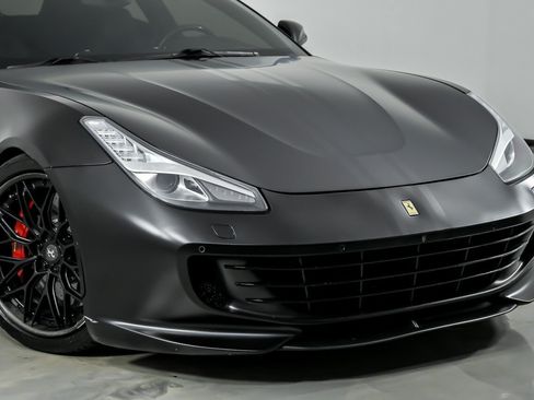 Used 2017 Ferrari GTC4Lusso AWD/4WD image 2
