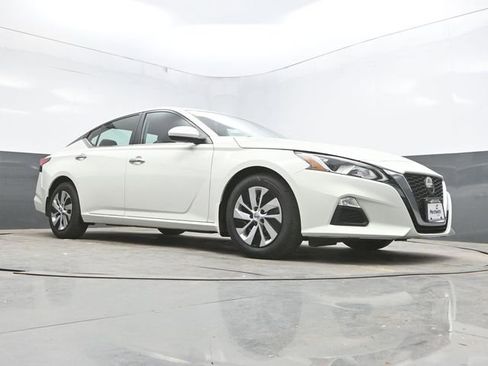 Used 2020 Nissan Altima 2.5 S FWD image 33