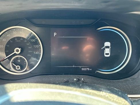 Used 2022 Genesis G70 2.0T RWD image 8