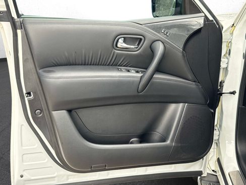 Used 2023 Nissan Armada SL w/ Midnight Edition Package RWD image 20