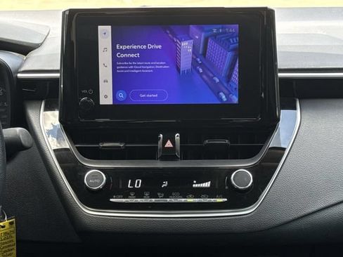 Used 2025 Toyota Corolla LE FWD image 17