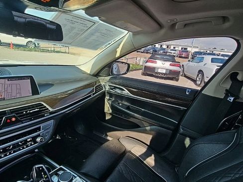 Used 2022 BMW 740i xDrive w/ Premium Package AWD/4WD image 20