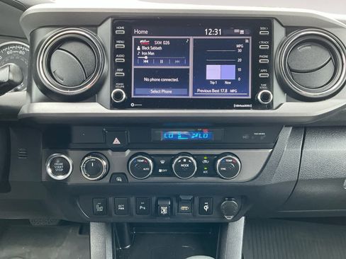 Used 2021 Toyota Tacoma TRD Sport w/ Technology Package AWD/4WD image 13