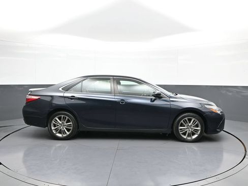 Used 2017 Toyota Camry SE FWD image 5