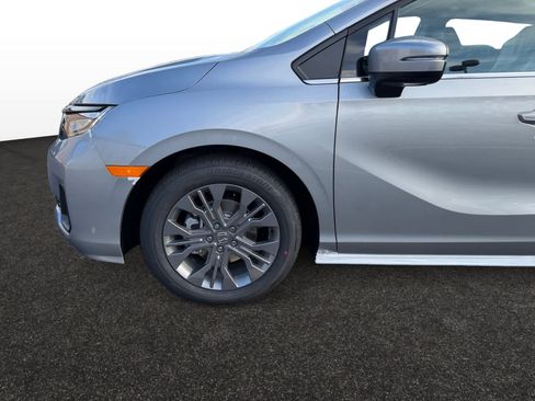 New 2026 Honda Odyssey Touring image 20