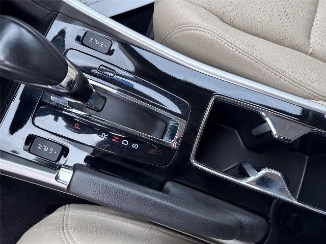 Used 2017 Honda Accord Touring image 16
