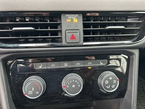 Used 2023 Volkswagen Taos SE image 19