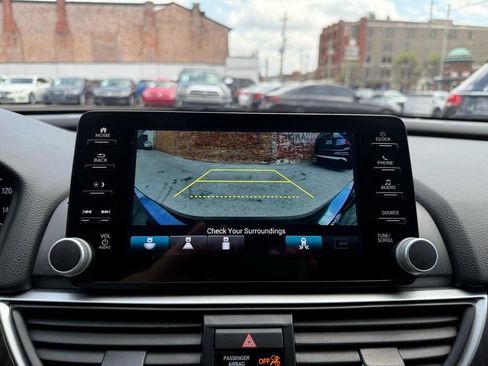 Used 2021 Honda Accord EX-L image 11