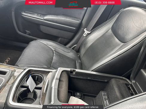 Used 2016 Chrysler 300 C AWD/4WD image 16