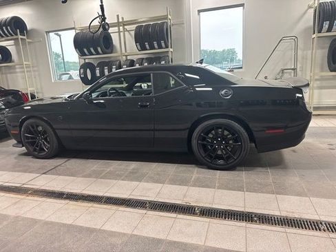 Used 2023 Dodge Challenger SRT Hellcat RWD image 4