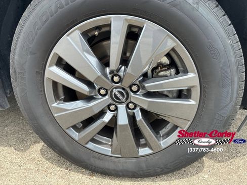 Used 2024 Nissan Pathfinder SV FWD image 2