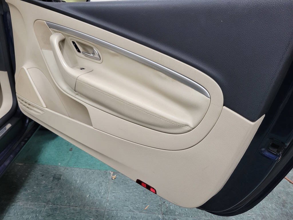 Used 2012 Volkswagen Eos Komfort FWD image 26