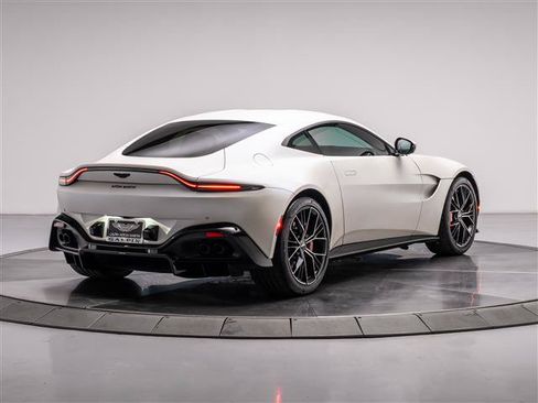 Used 2021 Aston Martin V8 Vantage Coupe RWD image 12