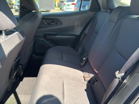 Certified 2025 Toyota Prius LE FWD image 15