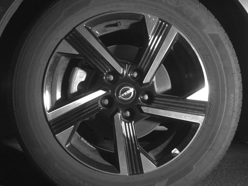 Used 2025 Nissan Sentra SV FWD image 12