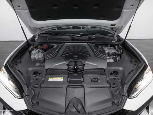 New 2025 Lamborghini Urus SE image 4