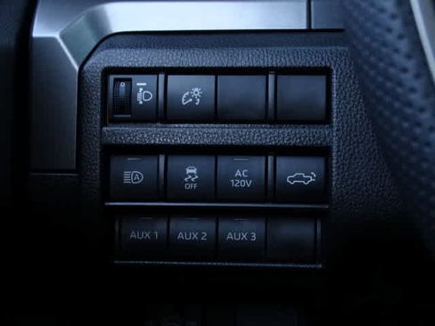 Used 2025 Toyota Tacoma TRD Sport image 39