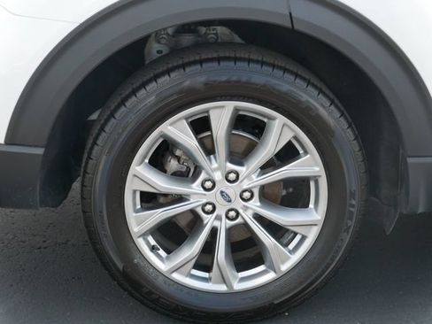 Used 2020 Ford Explorer XLT w/ Equipment Group 202A AWD/4WD image 5