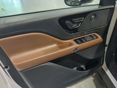 Used 2023 Lincoln Aviator Grand Touring w/ Elements Package Plus AWD/4WD image 25