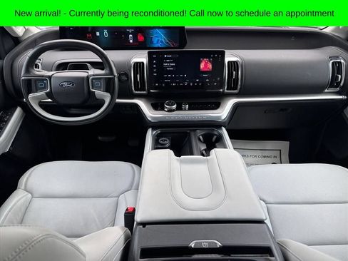 Used 2025 Ford Expedition Platinum AWD/4WD image 4