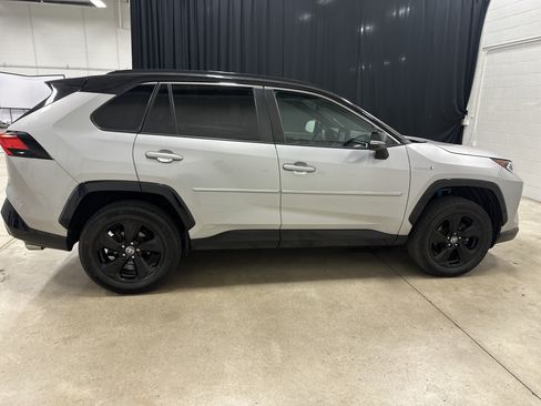 Used 2021 Toyota RAV4 XSE AWD/4WD image 18