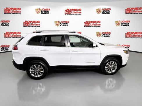 Used 2019 Jeep Cherokee Latitude Plus w/ Cold Weather Group AWD/4WD image 16