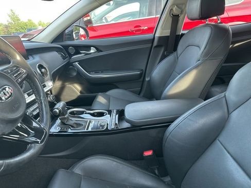 Used 2018 Kia Stinger Premium AWD/4WD image 7