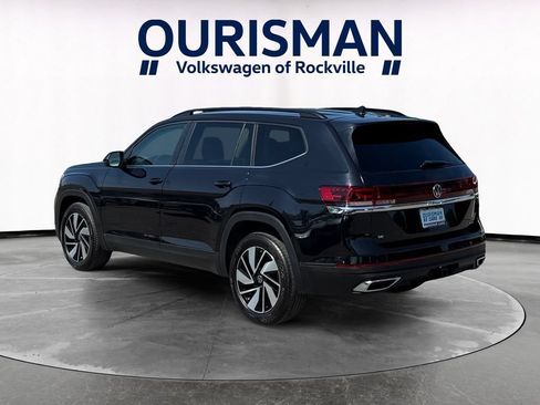 Used 2025 Volkswagen Atlas SE AWD/4WD image 4
