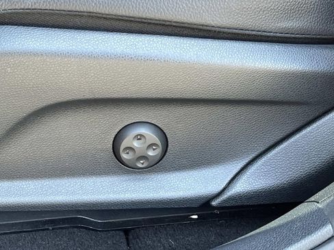 Used 2022 Mercedes-Benz GLC 300 image 23