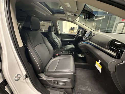 New 2026 Honda Odyssey Touring image 26
