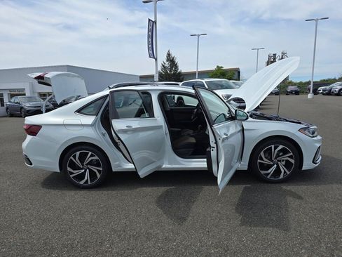 New 2026 Volkswagen Jetta SEL FWD image 17