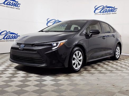 Used 2024 Toyota Corolla LE image 5
