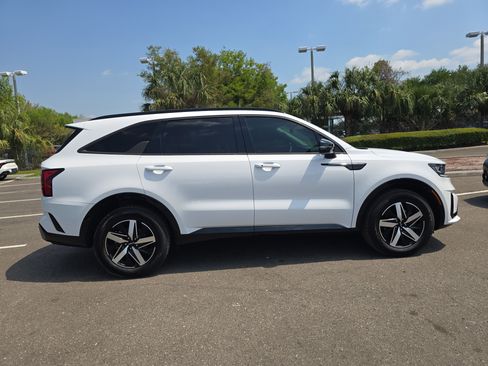 Certified 2023 Kia Sorento S w/ Panoramic Sunroof Package image 8