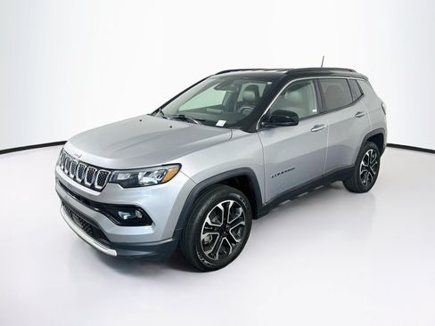 Used 2023 Jeep Compass Limited AWD/4WD image 3