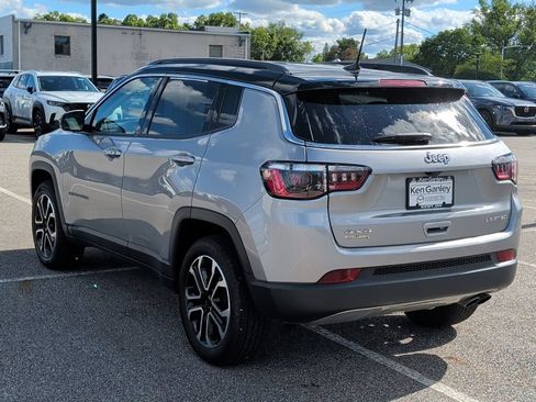 Used 2022 Jeep Compass Limited AWD/4WD image 6