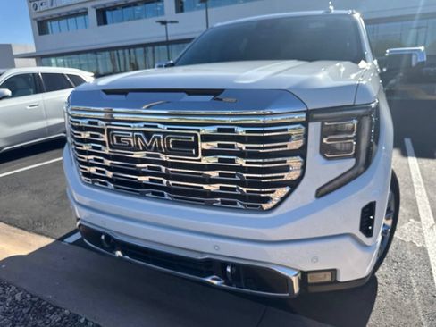 Used 2023 GMC Sierra 1500 Denali w/ Denali Reserve Package AWD/4WD image 2