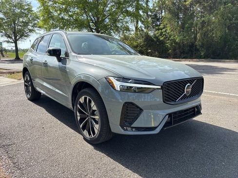 New 2026 Volvo XC60 B5 Plus w/ Protection Package Premier AWD/4WD image 4