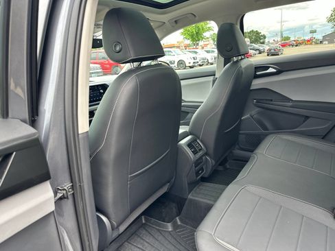 Used 2023 Volkswagen Taos SE w/ Panoramic Sunroof Package AWD/4WD image 20