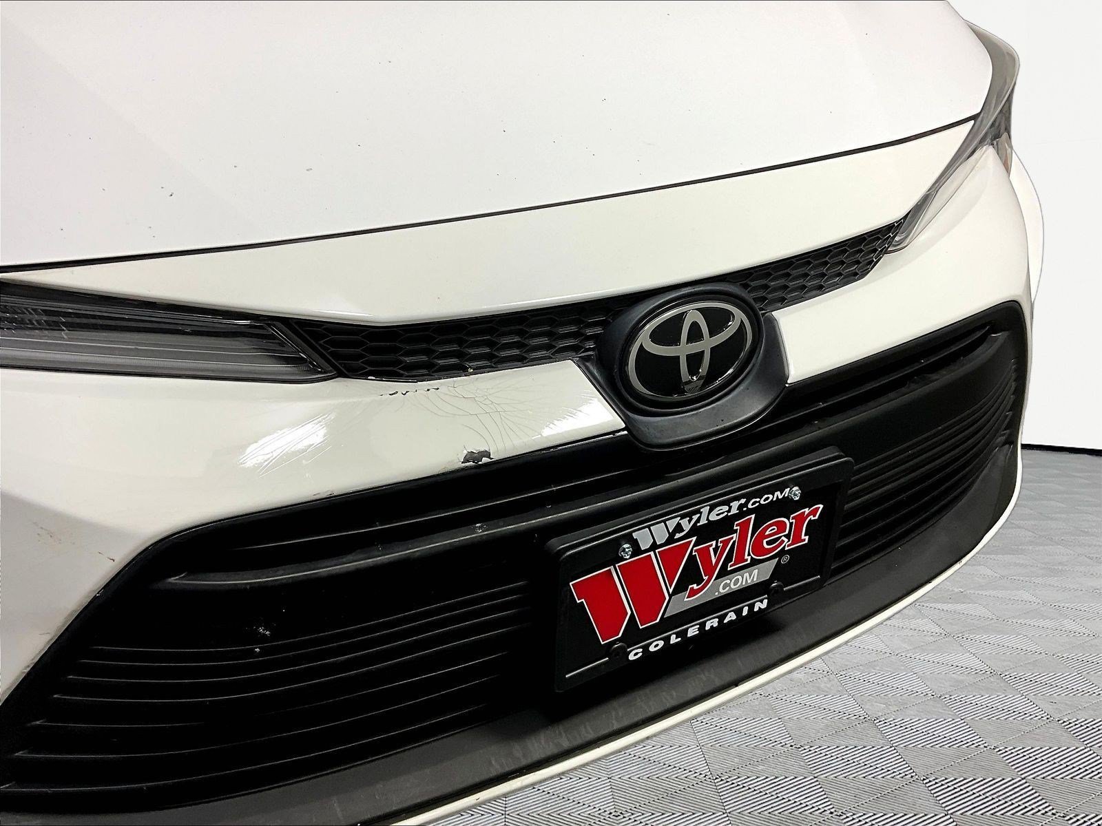 Used 2023 Toyota Corolla LE FWD image 32