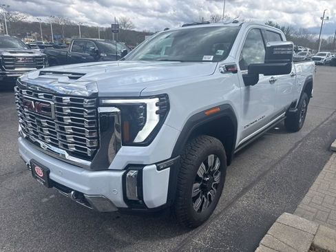 New 2026 GMC Sierra 2500 Denali w/ Denali Reserve Package AWD/4WD image 3